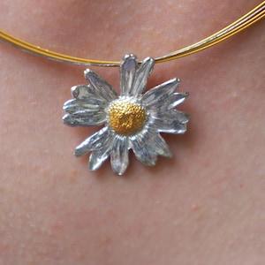 Flower necklace for women. Sterling silver Daisy pendant necklace. Multi Strand Cable botanic Necklace