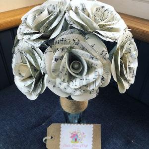 Paper Roses musical note themed x10 + bottle vase made from vintage sheet music pages. centrepiece, gift ideas, wedding, shabby chic