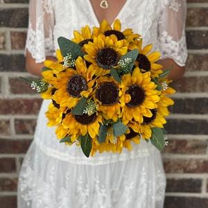 Sunflower and greenery bouquet Sunflower wedding Fall wedding Sunflower bouquet