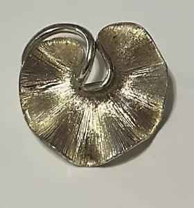Vintage Lisner Signed Gold tone Lily pad Brooch Pin 1 1/2 in.