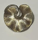 Vintage Lisner Signed Gold tone Lily pad Brooch Pin 1 1/2 in.