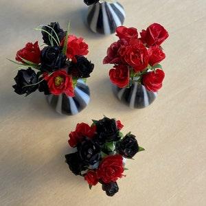 Miniature Black Rose bouquet Dollhouse 1:12 Black and Red