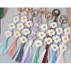 Macrame Bag Charm Clover Keychain Happy Face bag pendant Flowers Daisy Lobster Key chain DIY kit Sunflower bag decorate Lucky key ring