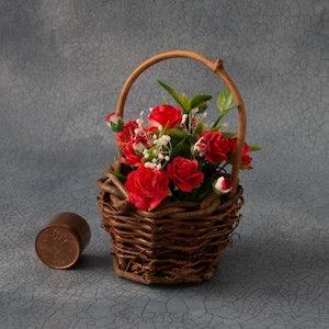 Tonner Ellowyne Lizette Sydney Barbie, Cami Basket of Red  Roses DIORAMA