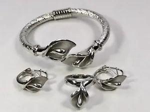 Tivvon Calla Lily Floral Twist Bracelet/Earrings/Ring/ Steel Fashion Jewelry Set