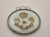 VTG Pressed Dried Flowers in Round Beveled Glass Metal Frame 3 15/16" Suncatcher