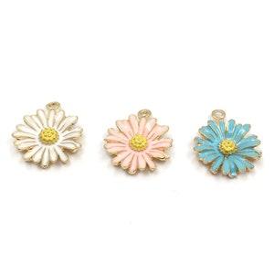Sunflower Charm, Alloy Sunflower Charm, Flower charm, Daisy Charm, Charm, Tiny little sunflower charm, Canadian Supplier, Bellaire Wholesale