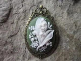 2 IN 1 - LILY OF THE VALLEY CAMEO BRONZE BROOCH / PIN / PENDANT - FLOWER - WHITE
