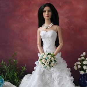 Tonner Ellowyne Cami  Wedding bouquet,White and Turquoise Bouquet, OOAK Tyler Sydney 16 inch dolls