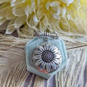 Sunflower Locket Brooch, Bridal Bouquet Charm, Embossed Floral Locket, Vintage Style, Wedding Memory Pin, Bride Wedding Gift for Her