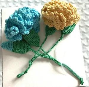 1 CROCHETED ARTIFICIAL BLUE OR YELLOW & GREEN FLOWER CARNATION-4"x 6" WITH BUD