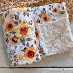 Soft comforter on both sides Sunflower theme, size 27x36'' soft backing of your choice (minky bubble or fur)
