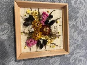 Vintage 3D Dried Flowers In Beautiful Wooden Frame Wall Hanging