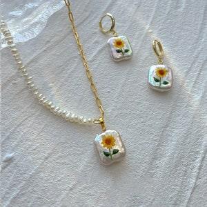 Sunflower Pearl Earrings, Sunflower Pearl Necklace, Hand Painted Flower Jewelry, Oil Painting Jewelry, Earring and Necklace Set, Birthflower