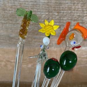 Glass Swizzle Sticks with Fish Sunflower Seal Palm Tree on top Plus 2 Olive Sticks Vintage Barware Stick Stirrers Set of Four Home Barware