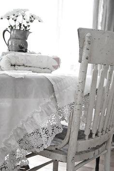 Take 5: Wonderful White Decor - The Cottage Market Flower Delivery