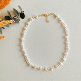 Daisy Flower Pearl Beaded Necklace, Dainty Bead Necklace, Pearl Necklace, Pearl Choker Necklace, Seed Bead Necklace, Mother's Day Necklace