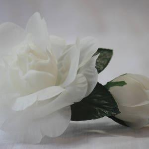 IN SALE white roses 1 DOLLAR,Vintage 80s,corsage making roses,white floral garnish,vintage millinery flower trims,wedding decorative flowers