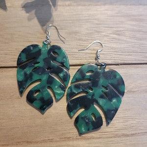 Resin Monstera Leaf Dangle Earrings, Resin Earrings, Plant Earrings, Lightweight Earrings, Green Earrings, Leaf Earrings, Green Earrrings