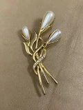 VNTG Triple Calla Lily Flower Brooch Faux Teardrop Pearl Gold Tone Rhinestones