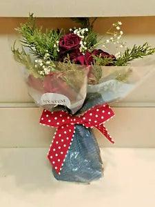 Twelve Real Air Dried Roses Flowers Red Rustic Bouquet w/ Greenery NEW)