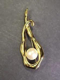 Statement Calla Lily Gold Tone Abstract Metal Pin Brooch w A Faux Cabochon Pearl