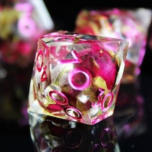 Rose Bud Bouquet Resin Sharp Edge Dice, Handmade Flower Polyhedral Dice Set of 7, Goth D&D Dice, RPG Aesthetic Dice for Roleplaying