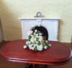 dolls house flowers 1.12th scale hand arranged lily table arrangement wood base