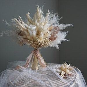 White Neutral Boho Dried Flower Bouquet Bridal Bouquet Boho Wedding Flower Dried Floral Bouquet Preserved Roses Pampas Grass Bouquet