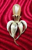Vintage Sarah Coventry Brooch Pin Flower Lily Large Faux Pearl Gold Tone Estate