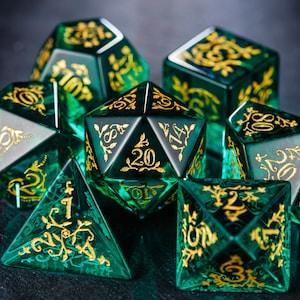 Green Glass Plant Vine Motif Dice Set