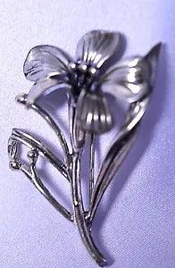 VINTAGE JEWELART STERLING SILVER THREE-DIMENSIONAL LILY FLOWER PIN
