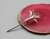 Lily flower pin brooch jewelry fashion light pink yellow gold tone elegant