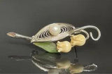 VINTAGE WELLS 925 STERLING SILVER NEPHRITE AND PEARL LILY OF THE VALLEY BROOCH