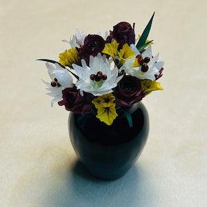 Miniature Flower bouquet Dollhouse 1:12 scale white flowers with roses
