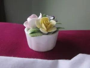Royal Doulton Bone China Miniature Roses Carnation 3 Flowers White Bowl England