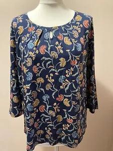 Seasalt Appletree Top Size 14 Smudged Carnation Maritime Navy Blue Floral 3/4