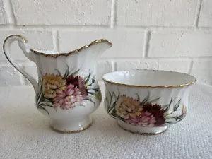 Paragon sugar and creamer Carnation pattern England, Queen Elizabeth II Warrant