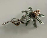 VINTAGE JEWELRY BROOCH PIN FLOWER LILY FAUX PEARL ENAMEL SILVER TONE