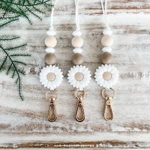 White Sunflower Lanyard, Sunflower Keychain, Lanyard Keychain, Nurse's Gift, Teacher's Gift, ID Badge, Silicone Bead Lanyard