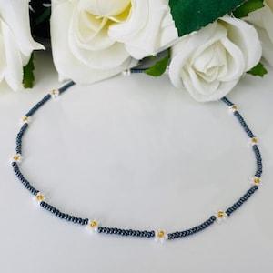 Beaded Flower Daisy Necklace, Minimalist Blue Flower Daisy Seed Beaded Choker Necklace, Dainty Seed Beaded Floral Daisy Choker Bracelet
