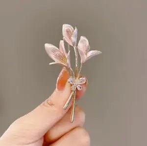 Women's Lily Butterfly Brooch Exquisite Clothing Pin Brooch