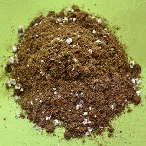 1qt - 4 dry quarts | African Violet Plant Soil | Houseplant Soil Mix | Peat Moss Perlite Potting Mix | Hand Blended in USA | New