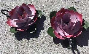 pair of metal flowers candle holders made in India