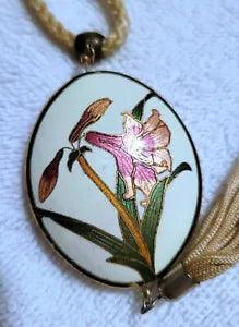 Vintage Cloisonn??? White Pink Lily Flower Pendant Double Puffy Sides W/Necklace