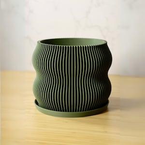 Green Planter Pot, Drainage Hole & Drip Tray, Modern Minimal Home Decor, Room Aesthetic Decor, 3D Printed Sustainable Bioplastic Plant Pot