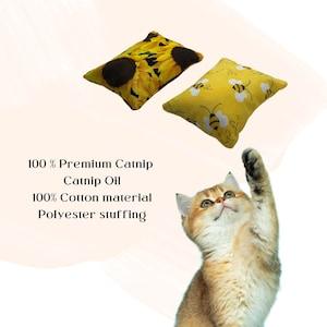 2 Pack Yellow Sunflower and Bee Cat Nip kicker Toy | Toys for cats | Kitten toys | Stocking stuffers , holiday gift