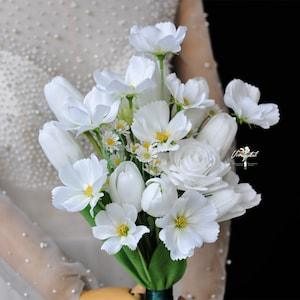 White tulip bouquet/real touch tulip bouquet/rose bouquet/rustic wedding bouquet/bridal bouquet/bridesmaids bouquet/flower girl bouquet/