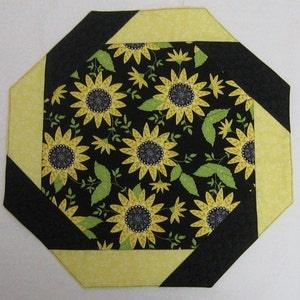 Sunflower Table Topper, Quilted Octagon Table Topper, Floral Table Topper, Floral Table Linen, Quilted Table Center Piece, Sunflower Topper