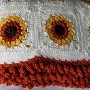 Sunflower starburst granny square blanket/retro throw/home interior decor/vintage design/luxury throw/floral design/decorative couch throw/